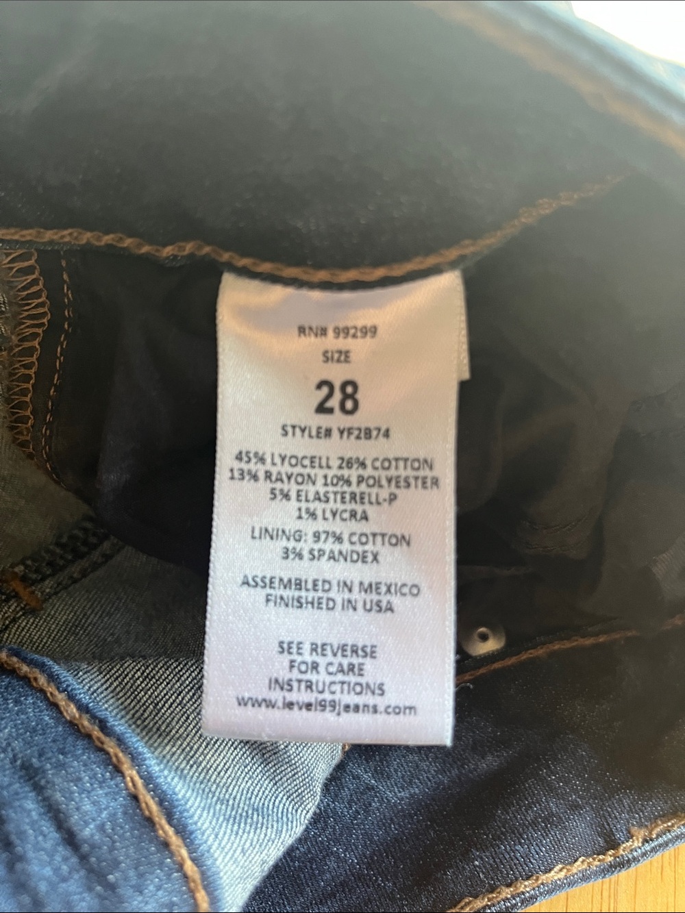 Level 99 Women’s Dark Wash Mid-Rise Slim Bootcut Jeans size 28 - Picture 8 of 9